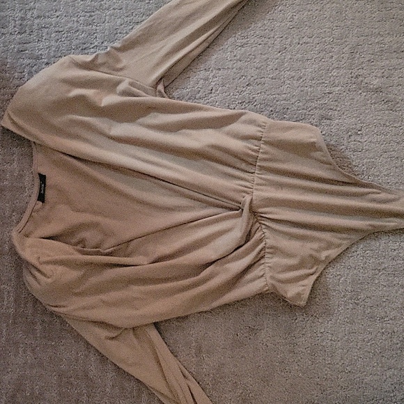 Long sleeve Plunge and padded bodysuit - Picture 3 of 3